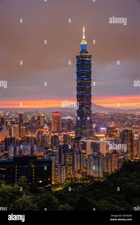 Taipei 101 Sunset Hi Res Stock Photography And Images Alamy