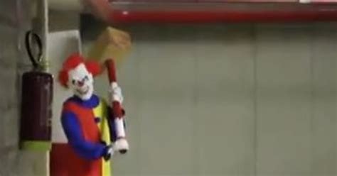 Killer Clown Wielding A Hammer Dm Pranks Scares The Crap Out Of