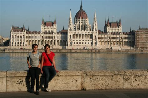 A pályázat célja, hogy elősegítse az új értékek teremtését, a hagyományos értékek megőrzését. Budapest (Hungría) - Mis viajes por ahí » Mis viajes por ahí