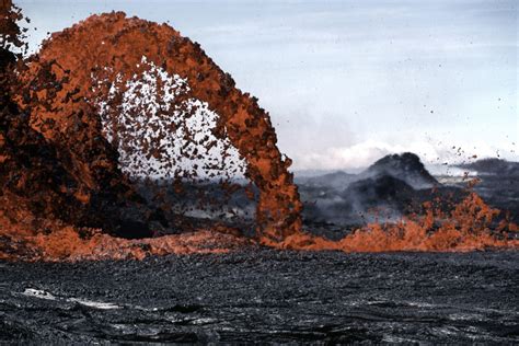 Volcano Spewing Lava At Hawaii Volcanoes National Park Image Free