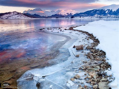 Download National Geographic Frozen Lake Wallpaper