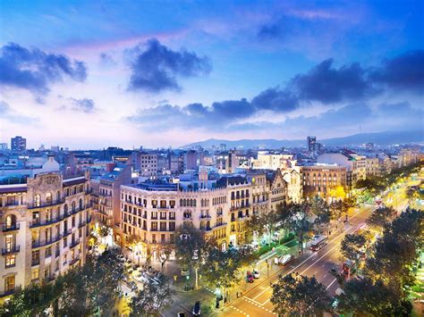 Conheça as belezas da cidade barcelona, espanha. Barcelona | Cidade da Espanha - Enciclopédia Global™