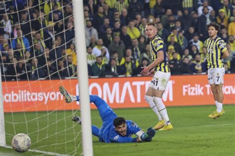 Son Dakika Haberleri Fenerbahçe Galatasaray Derbisinde Olay