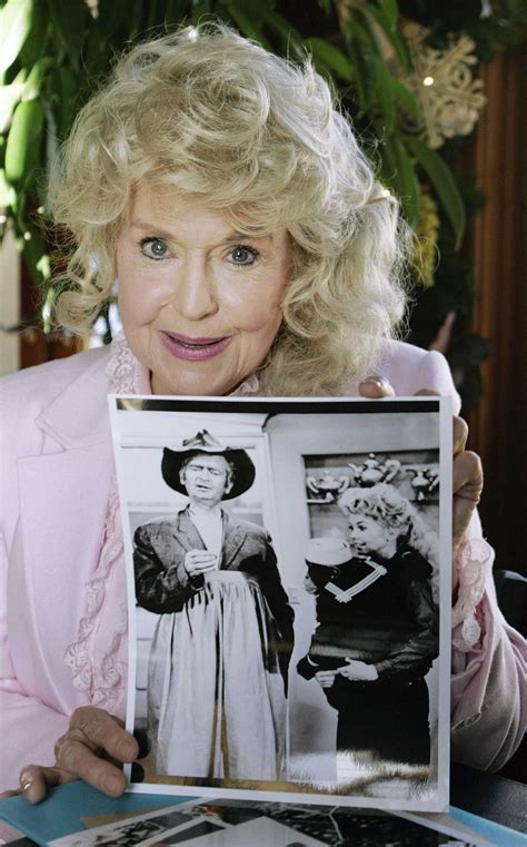 Actress Donna Douglas Tvs Elly May Clampett Dies At 82
