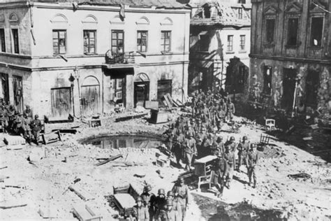 Il y a 80 ans avec l invasion de la Pologne débutait la Seconde