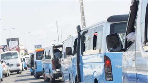 Alguns Taxistas Voltam A Trabalhar Em Luanda Angola