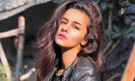 Avneet kaur was born in jalandhar, punjab, india on 13 october 2001, in the punjabi sikh family of amandeep nandra and sonia nandra. Avneet Kaur Age, Bio, Height, Weight, Family, Boyfriend, Facts