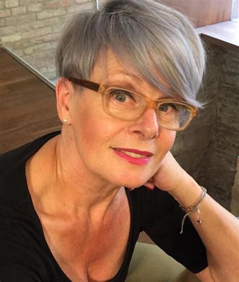 45 Short Hairstyles For Grey Hair And Glasses That Make