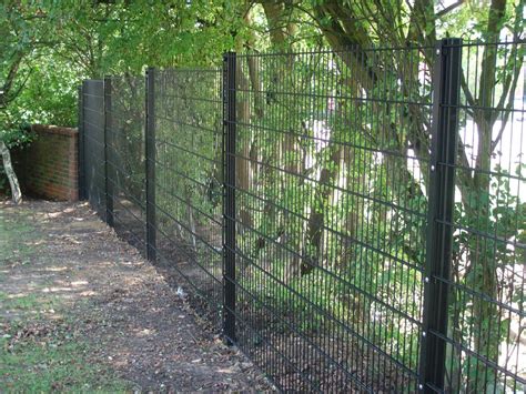 6,788 small metal garden fence products are offered for sale by suppliers on alibaba.com, of which fencing, trellis & gates accounts for 2%. Protek 868 clamp - Lemon Fencing | Fencing in Essex ...