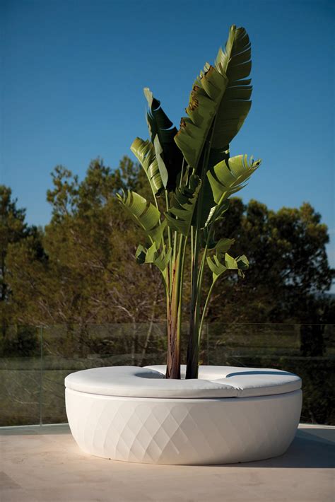 Vases Pot Plant Pots From Vondom Architonic