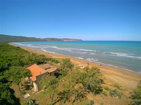 Graziosa casa a 100m dal mare con giardino privato. Villino Sul Mare - Casa vacanze con 4 Posti Letto in 2 ...