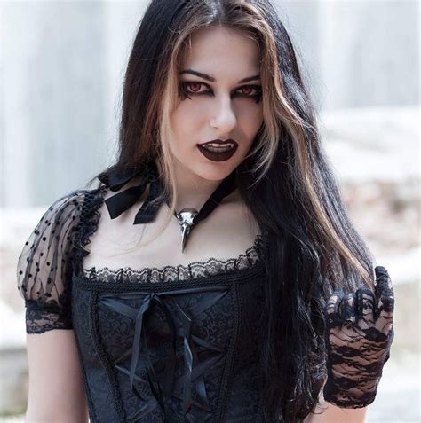 Pin By Maria Daugbjerg On Vampires Model Goth Women