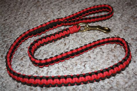 The round rope makes the handle comfortable. How to make a paracord dog leash? - Going EverGreen
