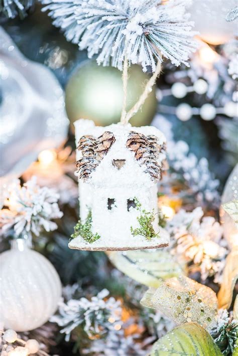 Metallic Winter Wonderland Christmas Tree