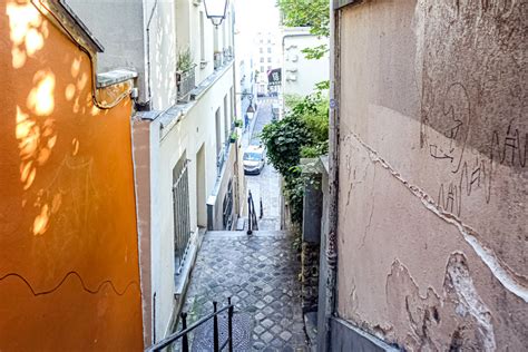 Paris Passage Cottin à Montmartre Des Escaliers Insolites Un Air De