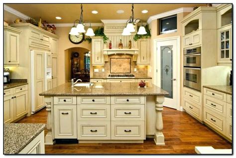 The key is to choose a color that will go well with your cabinets, countertops, backsplash and flooring, all while matching your existing decor. Benjamin moore antique white white paint colors for ...