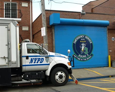 P043s Nypd Emergency Service Squad Unit 3 Parkchester
