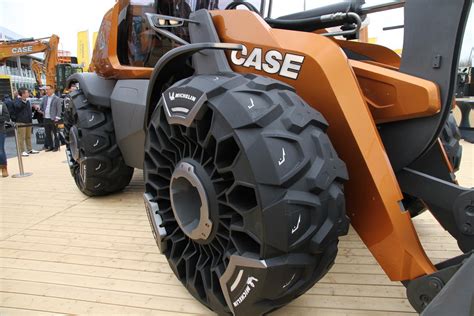Case Construction Equipment Unveils The Worlds First Methane Powered