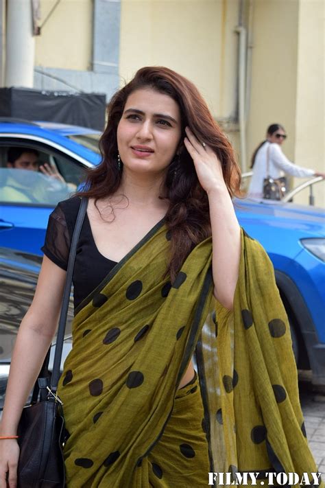 Fatima sana shaikh was recently spotted at a famous hair salon clicking selfie with fans. Fatima Sana Shaikh - Photos: Celebs Spotted At Pvr Juhu