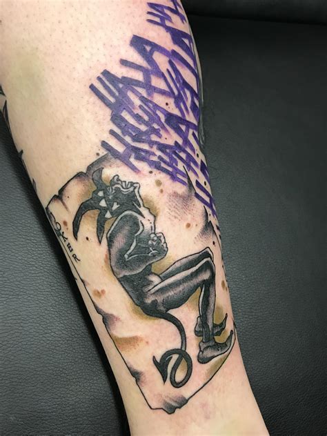 At some point in time, harley dared joker to tattoo a smiley face onto the face of a man named happy. Latest addition to my leg, a Joker themed tattoo bringing together the card from the Dark Knight ...