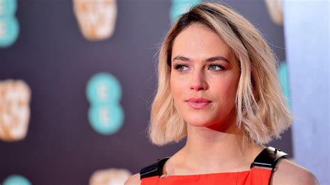 Downton Abbey S Jessica Brown Findlay Opens Up About Eating Disorder Bbc News