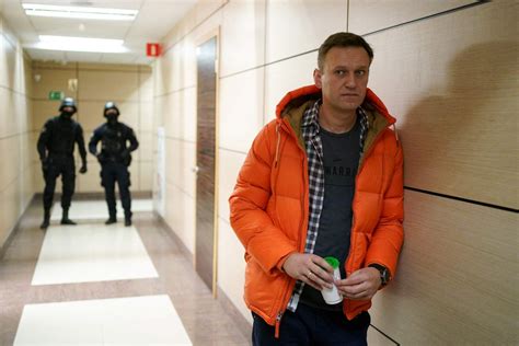 Putin Critic Alexei Navalny To End Hunger Strike The Independent
