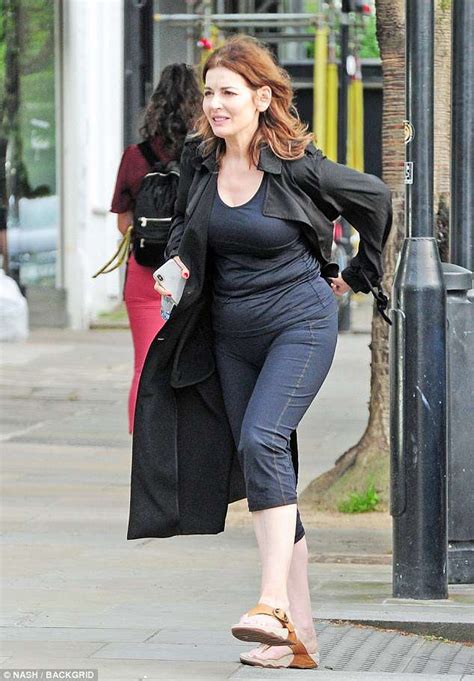 Nigella Lawson Wears Figure Hugging Workout Gear In London Daily Mail Online