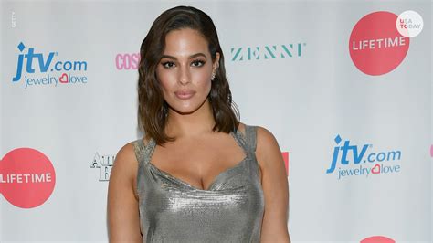 Ashley Graham Posts Nude Photo Revealing Stretch Marks Days After