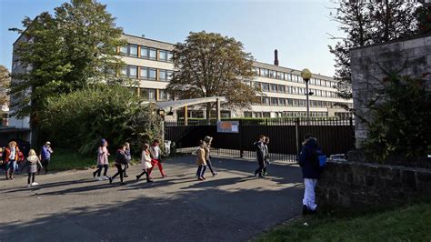 It first opened in 1985. Roubaix: Le lycée Jean-Moulin perturbé par de gros soucis ...