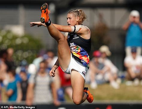 No one better to have a kick with than the best centre half border collie going around!! 'Trolls say women are fat and slow': AFL Women's star ...