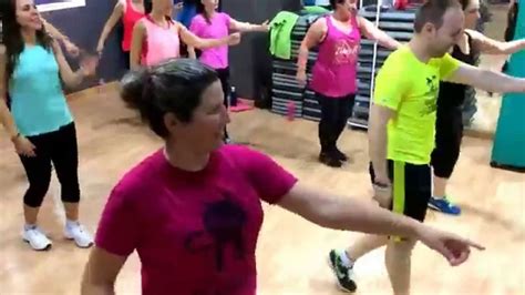 Enrique Iglesias Bailando Zumba Magic Fitness Youtube