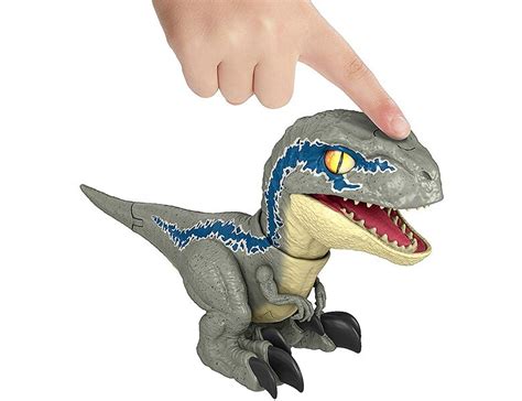 Jurassic World Dominion Uncaged Rowdy Roars Velociraptor Beta Toys N Tuck