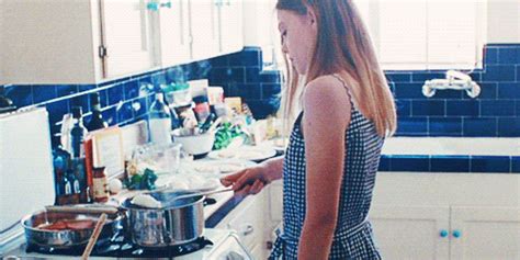 Elle Fanning Kitchen Gif Find Share On Giphy