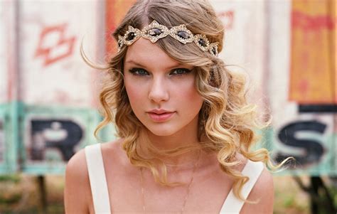 Taylor Swift Women Singer Blue Eyes Blonde Long Hair Curly Hair Face