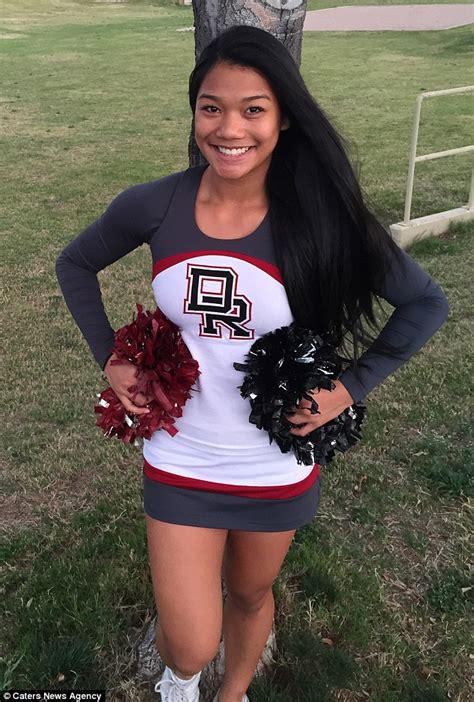 Cheerleader Patricia Ballesteros Squats Lbs In Viral Video Daily Mail Online
