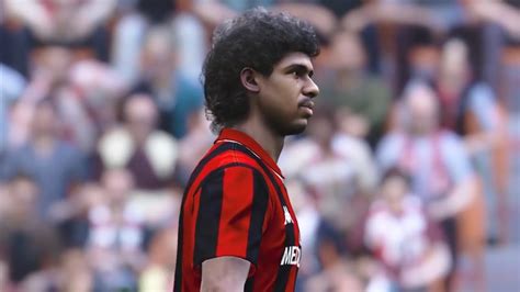 Derby della madonnina, or the milan derby as it is sometimes known, is a football (soccer) match between the italian clubs ac milan (milan) and fc internazionale milano (inter). DERBY DI MILANO 1988/89 Season AC Milan-FC Inter - YouTube