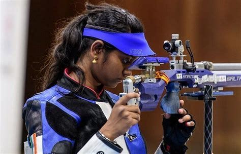 world no 1 elavenil valarivan makes it to india s 15 member shooting squad for tokyo olympics