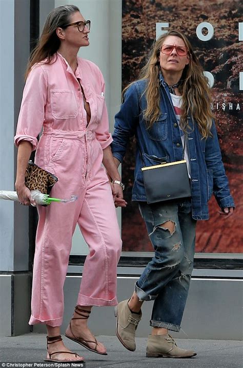 Jenna Lyons Spotted Out With Girlfriend After Jcrew Exit Daily Mail