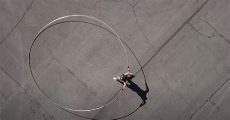 Woman Breaks World Record For Using Worlds Largest Hula Hoop 12 Tomatoes