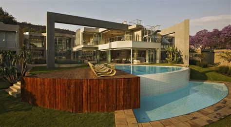 Contemporary Glass House By Nico Van Der Meulen Architects