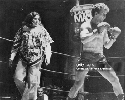 Vikki Williams And Binky Rominskiwoman Boxing Referee And Second News Photo Getty Images