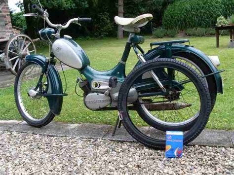 Rixe is a german bicycle, moped, and small motorcycle factory in brake of bielefeld. Rixe 50 Moped mit Versicherung - Bestes Angebot von Old ...