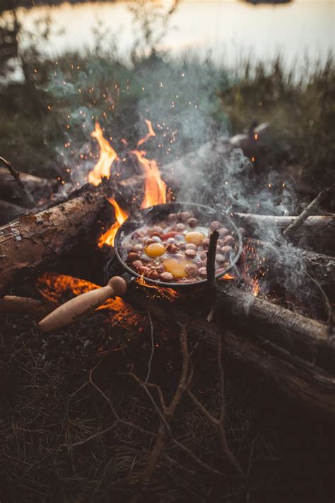 Photo By Vadim Sadovski On Unsplash Breakfast Photo Camping Food