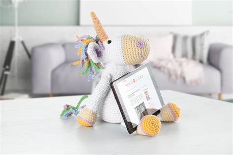 Maybe you would like to learn more about one of these? Anleitung: Einhorn als Tablethalter häkeln