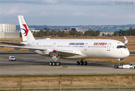 We will extend the temporary closure of our premises beyond 1 june 2020 until further notice. Foto: eerste A350 voor China Eastern rolt uit de spuithal ...