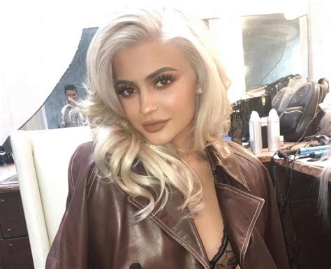 Kylie Jenner Dyes Her Hair Silver Blonde And We Are Obsessed With This