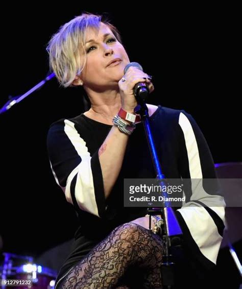 Lorrie Morgan Photos Photos And Premium High Res Pictures Getty Images