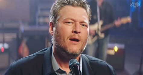 Blake Shelton Sings An Electrifying Performance Of “jesus Got A Tight Grip” Wwjd