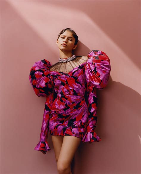 Zendaya Poses For Vogues June Cover Vogue Us Fashion Vogue Magazine