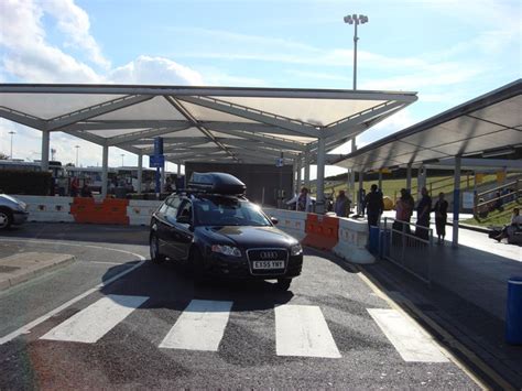 Pick Up Point Stansted Airport © Oxyman Geograph Britain And Ireland